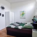 Grosszuegiges Fuer Gruppen Im Zentrum Von Lejlighed Eisenach