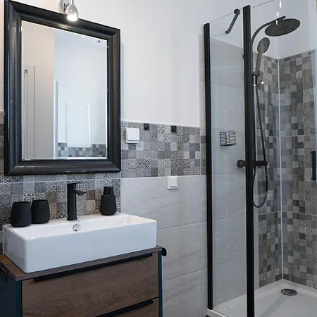 Grosszuegiges Fuer Gruppen Im Zentrum Von Appartamento *